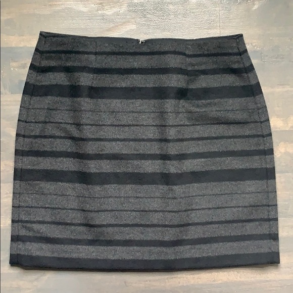 Banana Republic Dresses & Skirts - Banana Republic Grey and Black Wool Mini Skirt